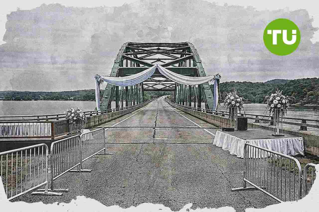 Tennessee names Interstate 40 bridge after Trump at state ceremony
