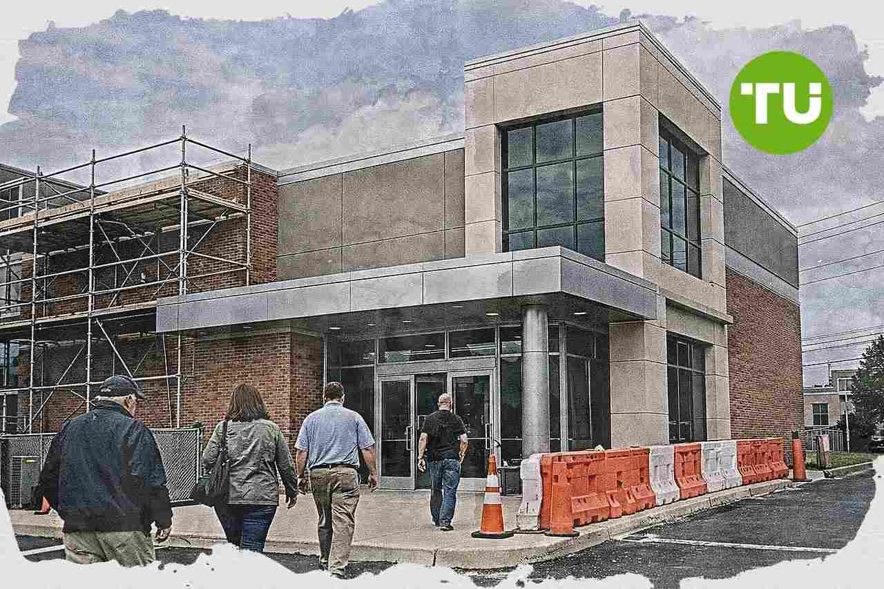 Fifth Third Bancorp stands out in regional bank rally