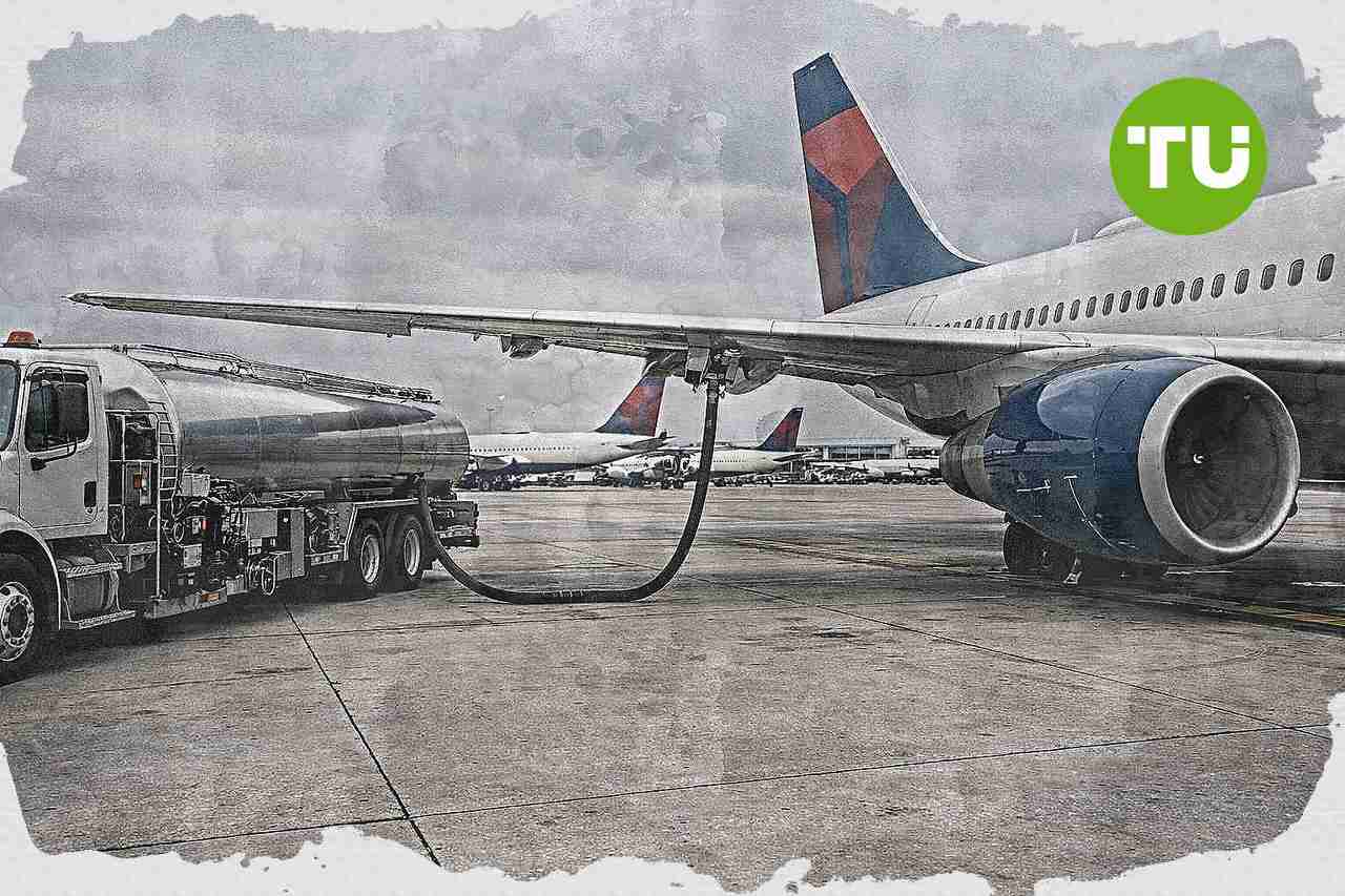 Delta Air Lines reports weaker quarterly profit as fuel costs surge