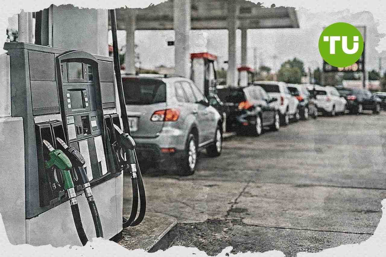 U.S. gasoline prices rise as Iran conflict and refinery outages tighten fuel supplies