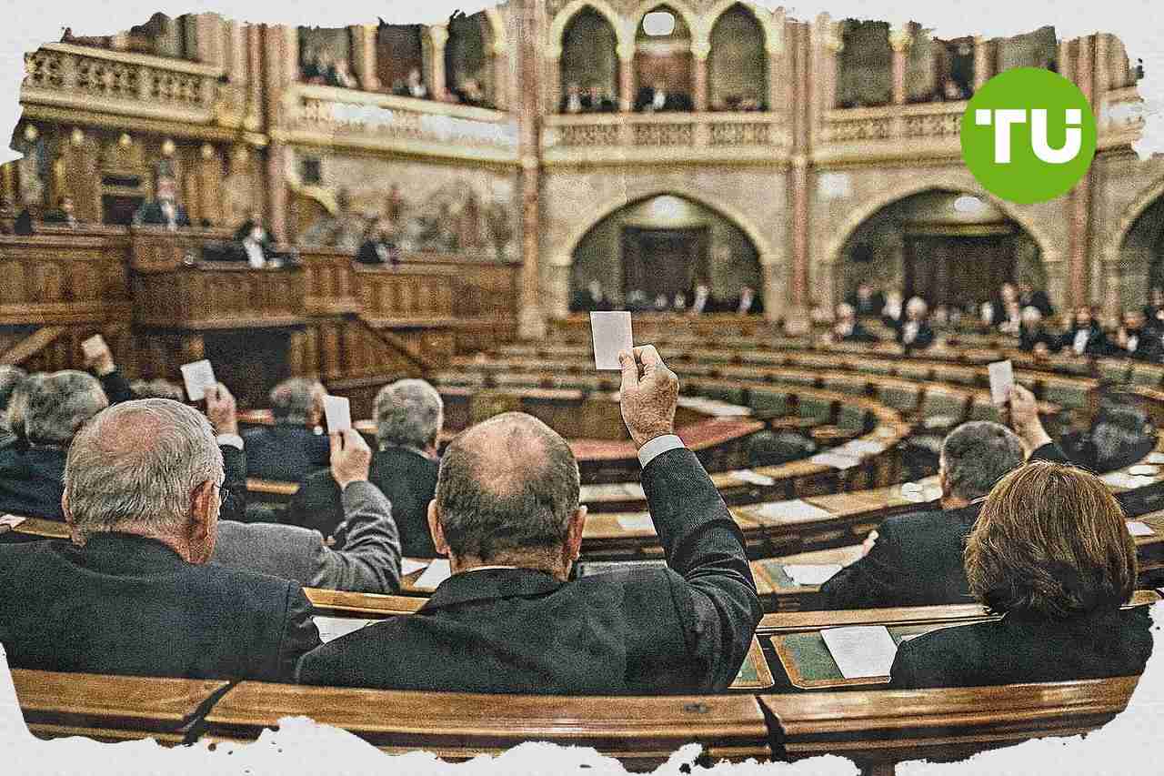 Magyarország alkotmánymódosítása politikai és intézményi kockázatot mélyít el