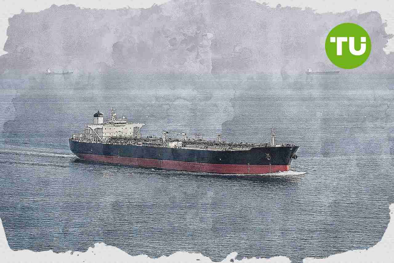 Hormuz shipping traffic falls as conflict disrupts Gulf energy corridor
