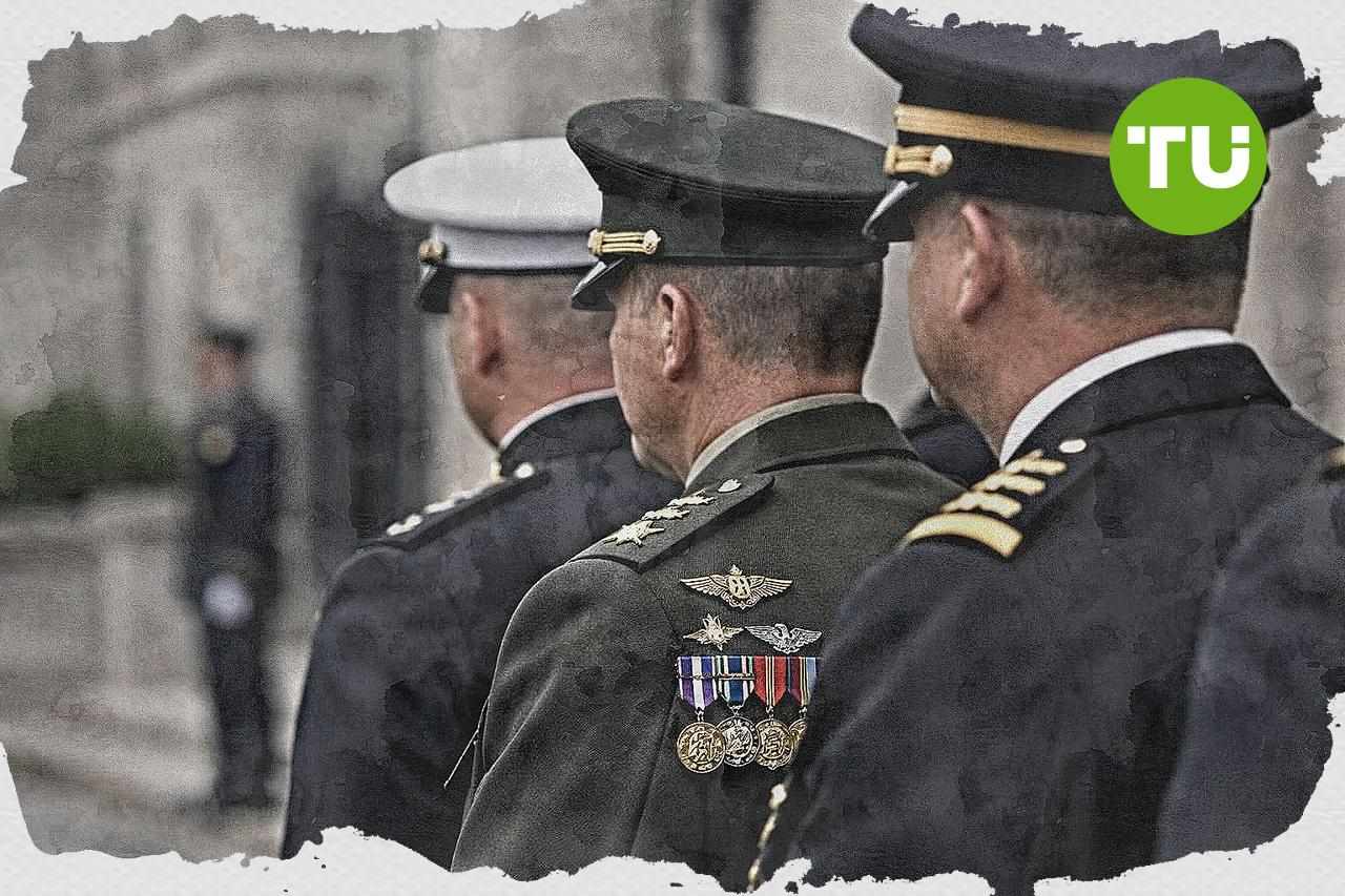 Macron clôt dix ans de relations tendues et de réarmement avec les armées