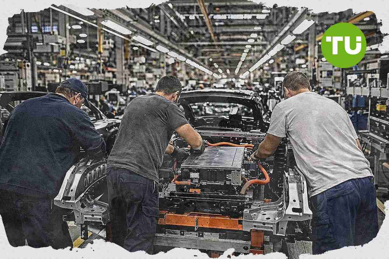 Stellantis punta sulle nuove batterie per rendere più competitiva la Fiat 500 elettrica e rafforzare Mirafiori