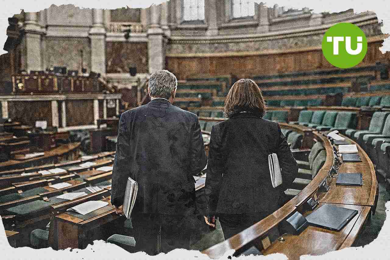 France, le débat institutionnel replace les législatives au centre du risque politique