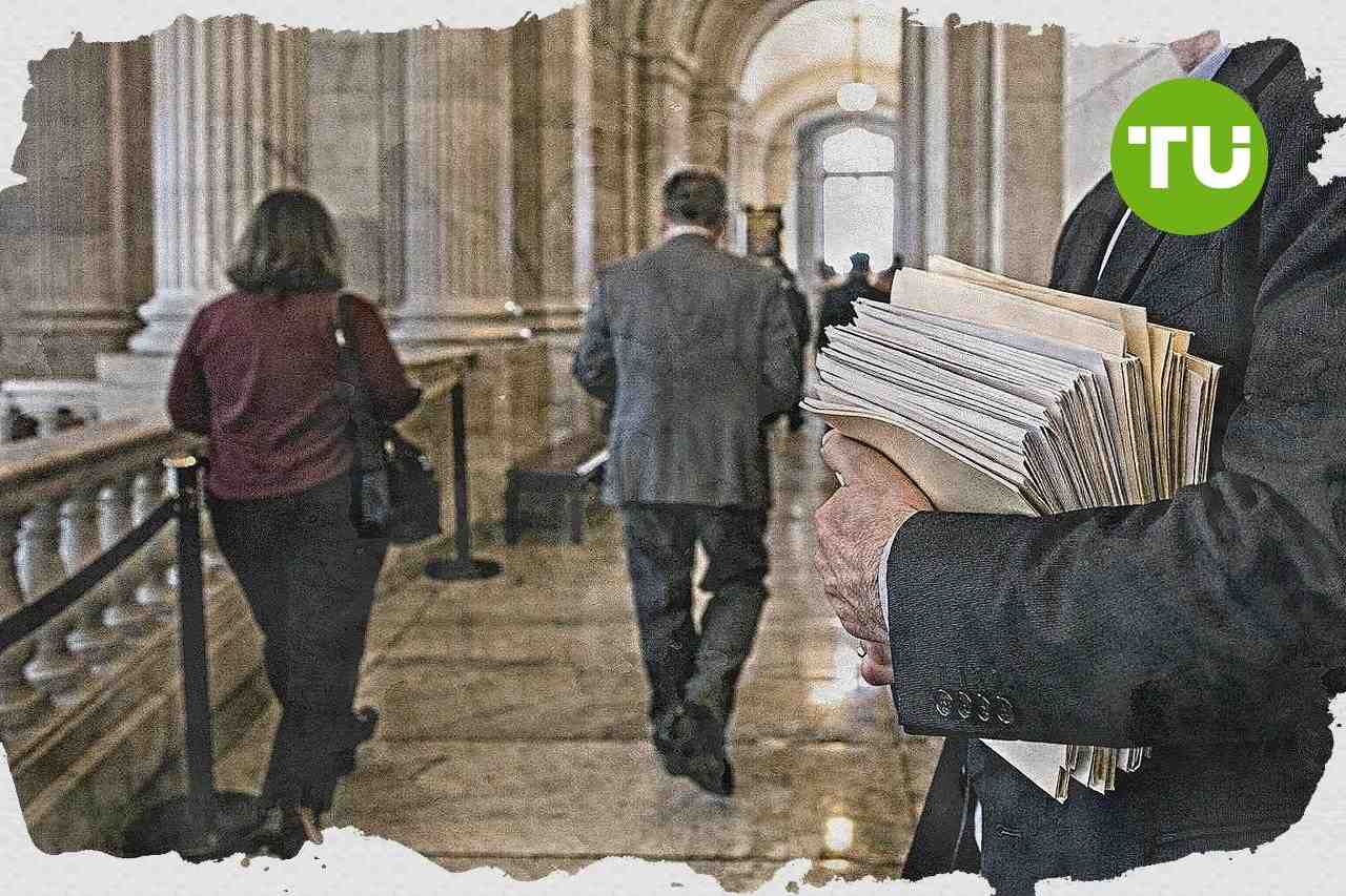 U.S. senators propose Social Security reform process as funding shortfall nears