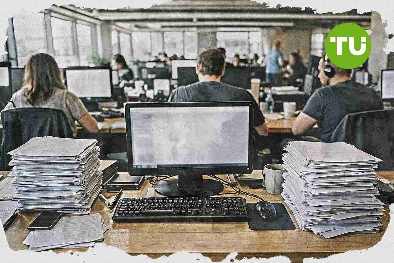 Český pracovní trh čelí nerovnoměrnému dopadu AI, uvádí ČNB
