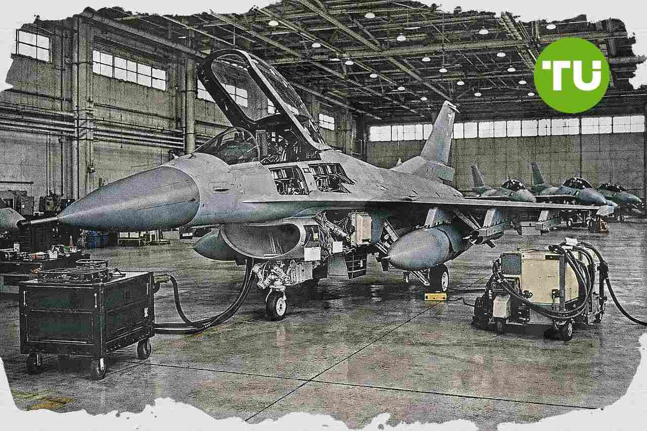 UK expands Ukraine military support with aircraft pledge and EU loan participation
