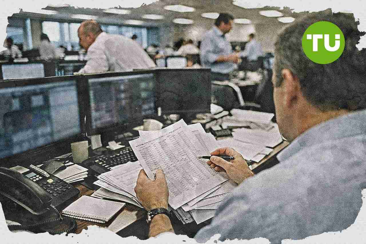 U.S. Treasury yields fall as traders weigh inflation data and Middle East risks