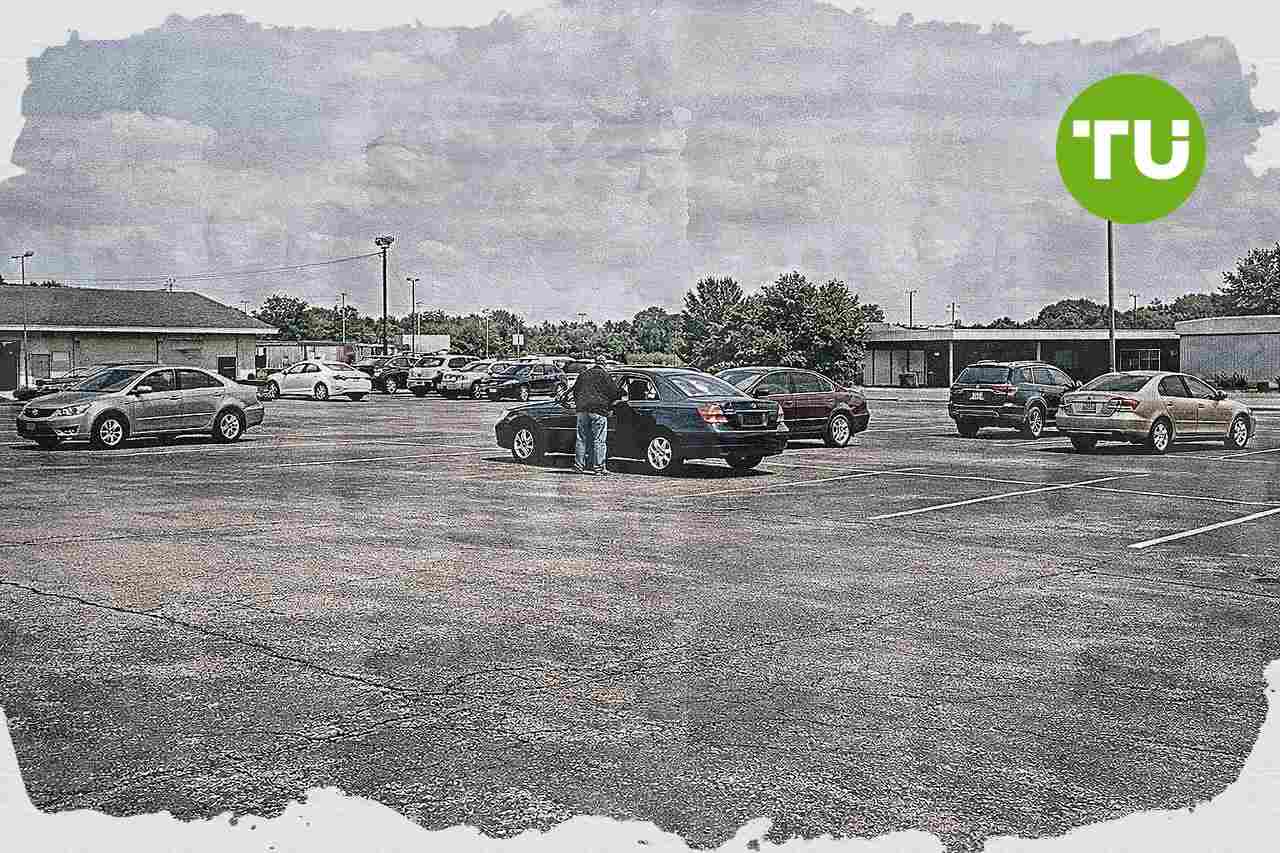 America’s Car-Mart weighs asset sales as cash crunch raises default risk