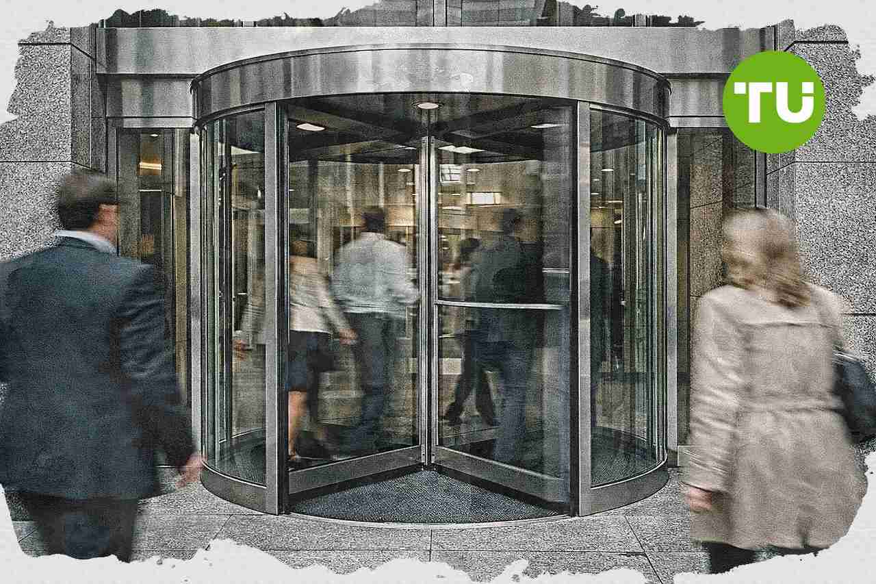 UniCredit segnala risultati record e mantiene disciplina sulle opzioni di M&A