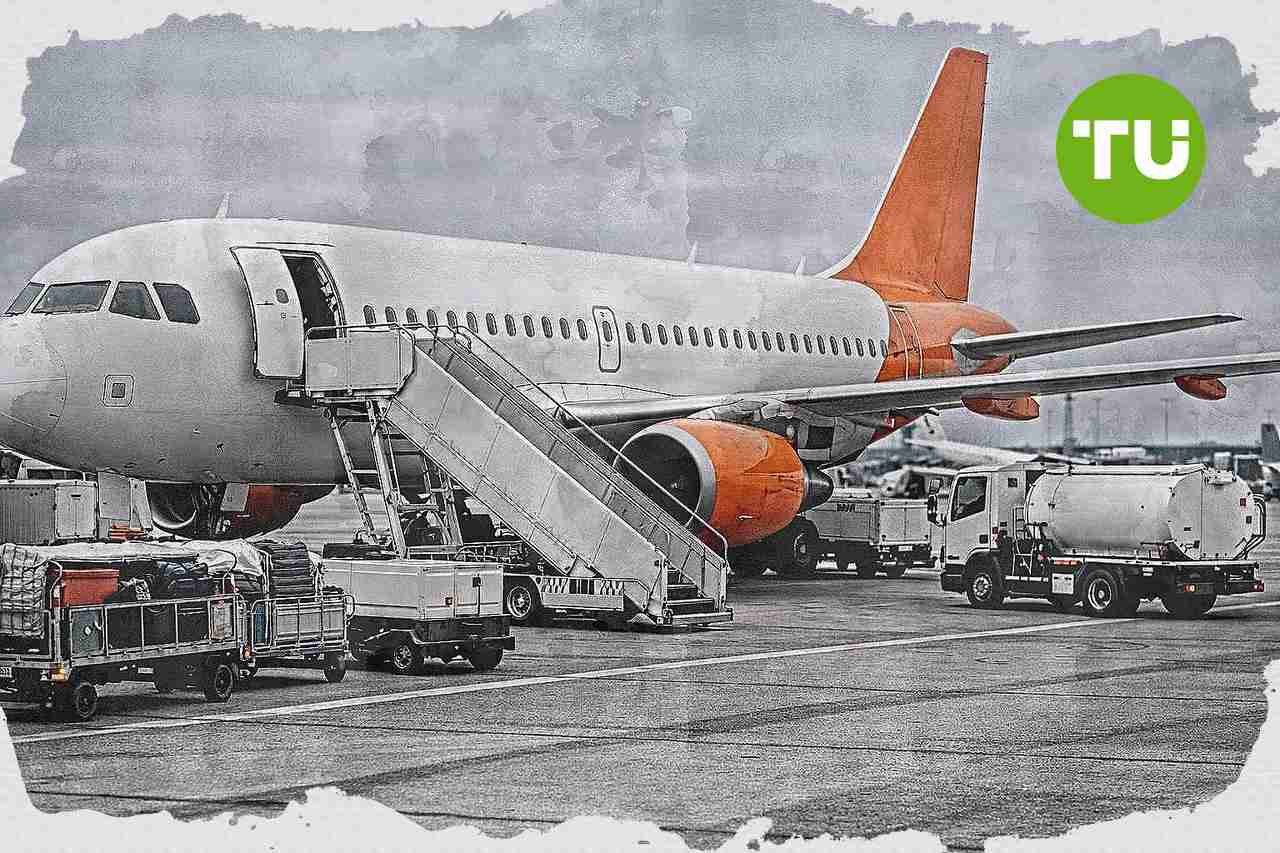 EasyJet profit drops as Middle East conflict weighs on travel demand