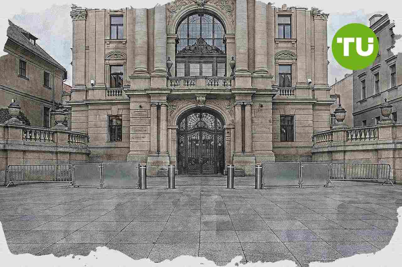 Ústavní soud čelí politickému tlaku po vládním podání