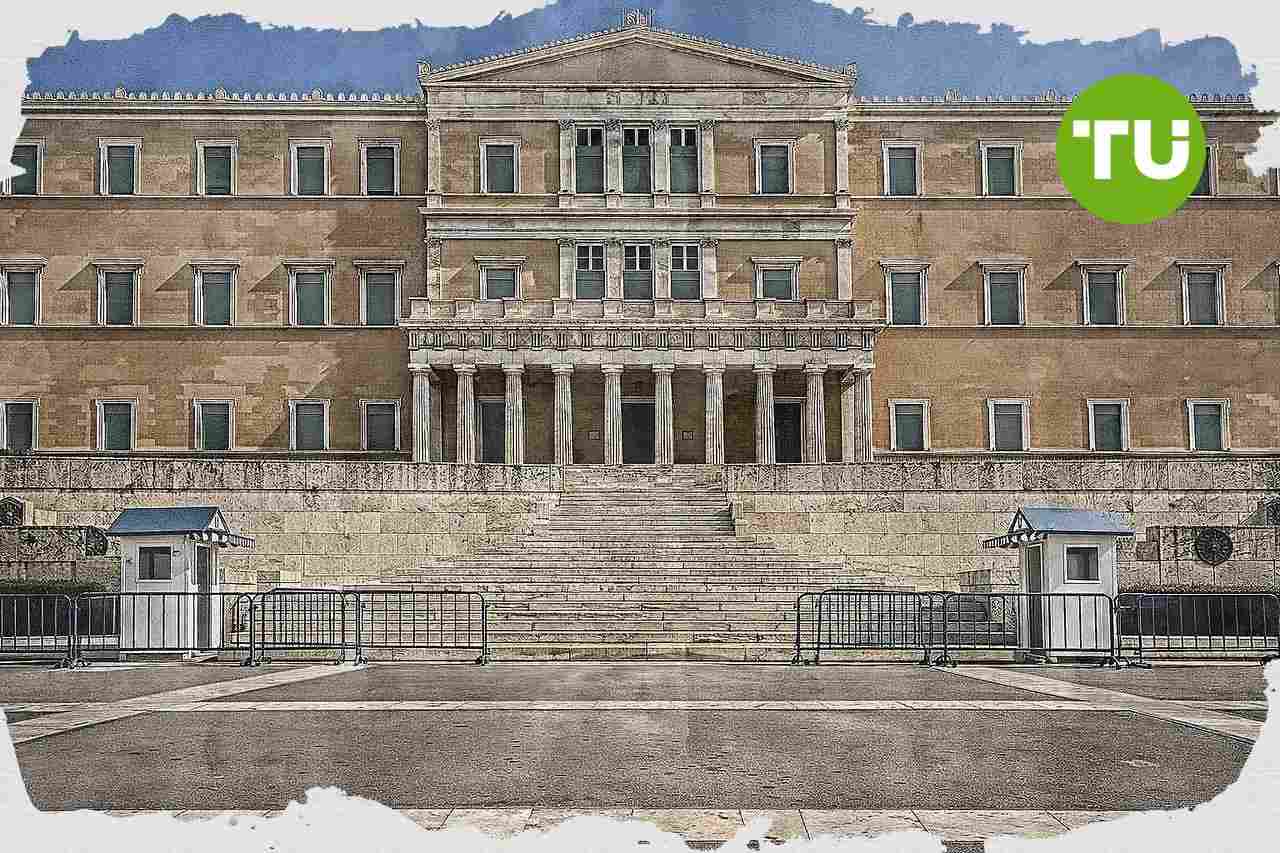 PASOK intensifica su crítica institucional por la revisión constitucional en Grecia
