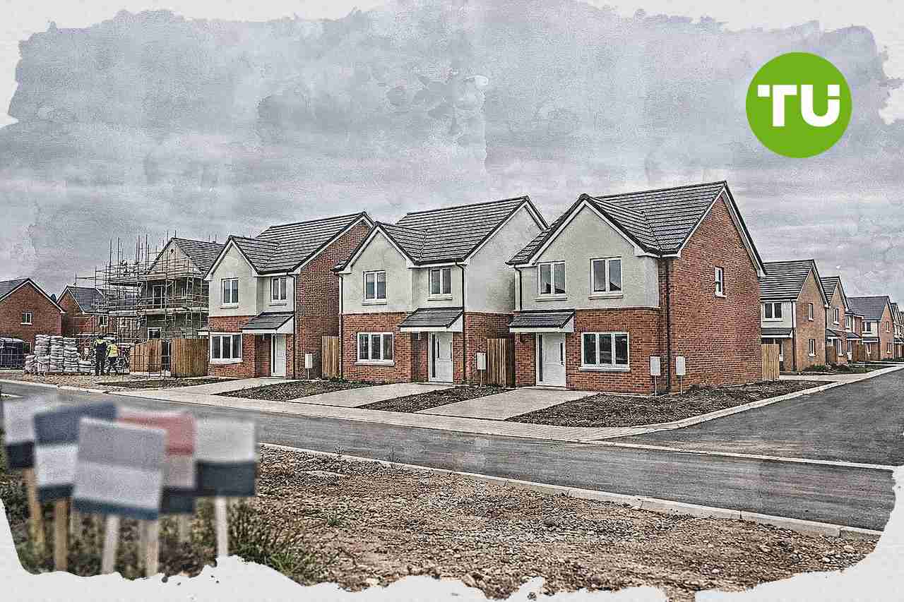 UK housebuilders expand bulk home sales as investor discounts deepen