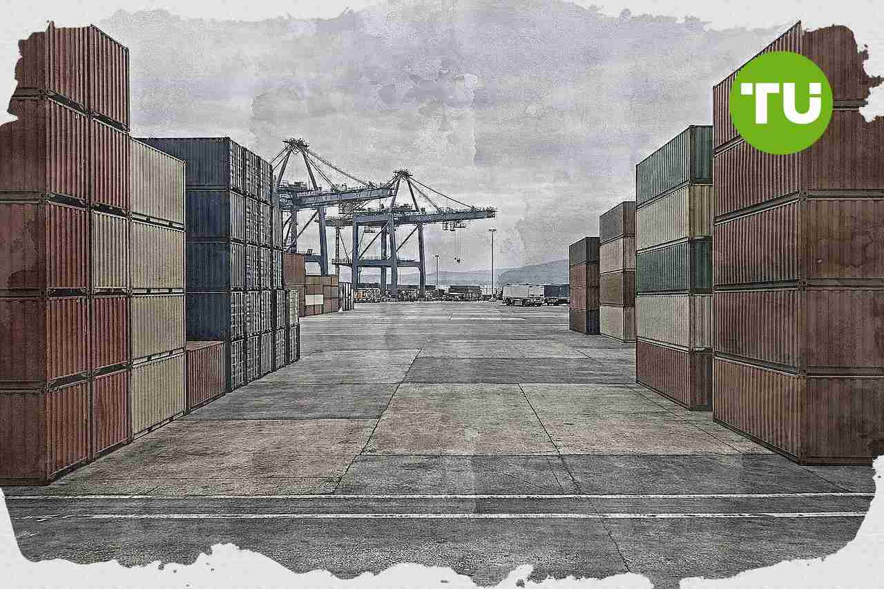 Λιμάνι Πειραιά διατηρεί ανθεκτική διακίνηση κοντέινερ εν μέσω κρίσης στην Ερυθρά Θάλασσα