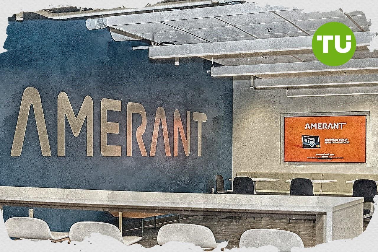 Amerant Bank stock edges higher above key averages, bullish momentum builds near 52-week high