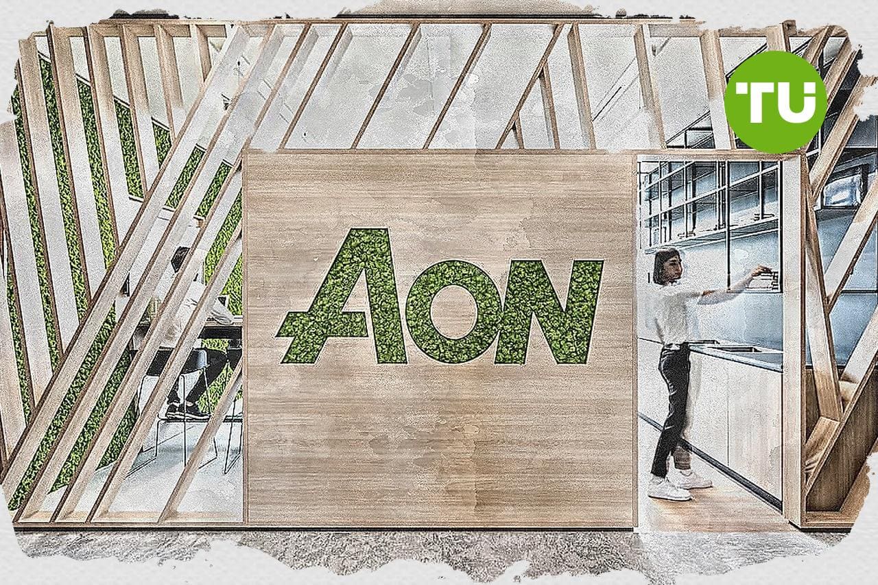 Aon plc celebrates motorsport partnership while Aon stock faces downside pressure after weekly pullback