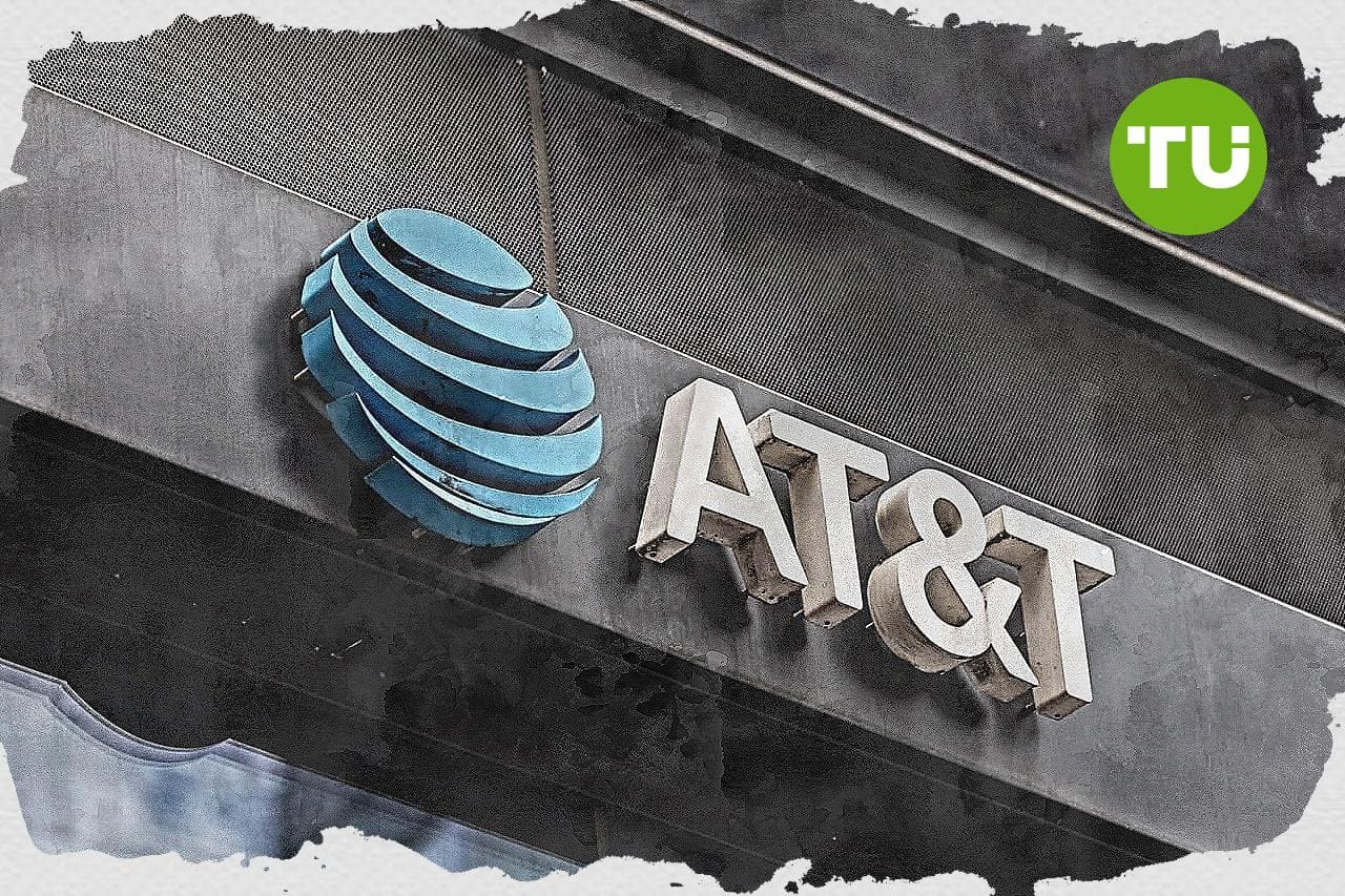 AT&T stock extends slide near 52-week low with bearish momentum persisting