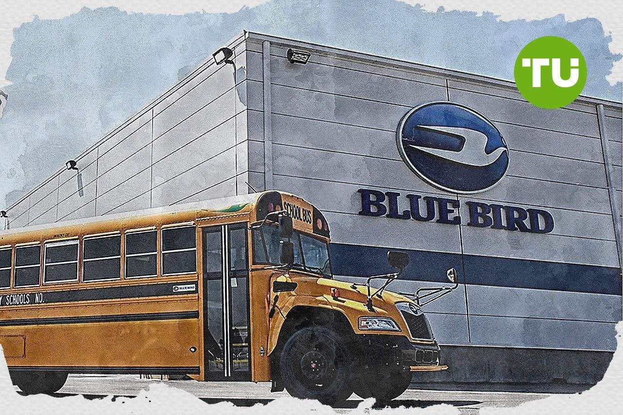 Blue Bird stock trades down 1.25% as Blue Bird touts dealer expertise in bus maintenance