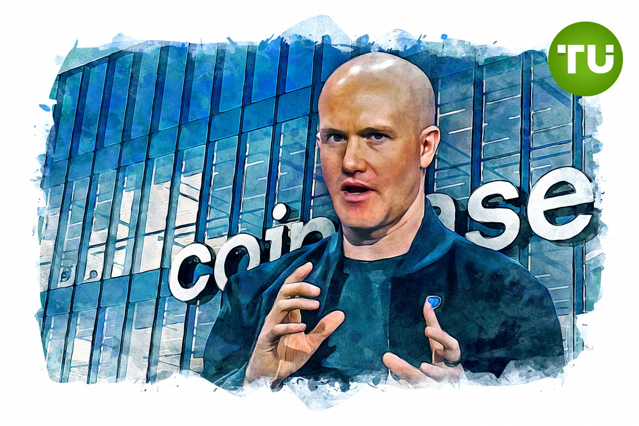 Brian Armstrong highlights giant Aston Martin helmet featuring Coinbase branding in London Brian Armstrong highlights giant Aston Martin helmet featuring Coinbase branding in London