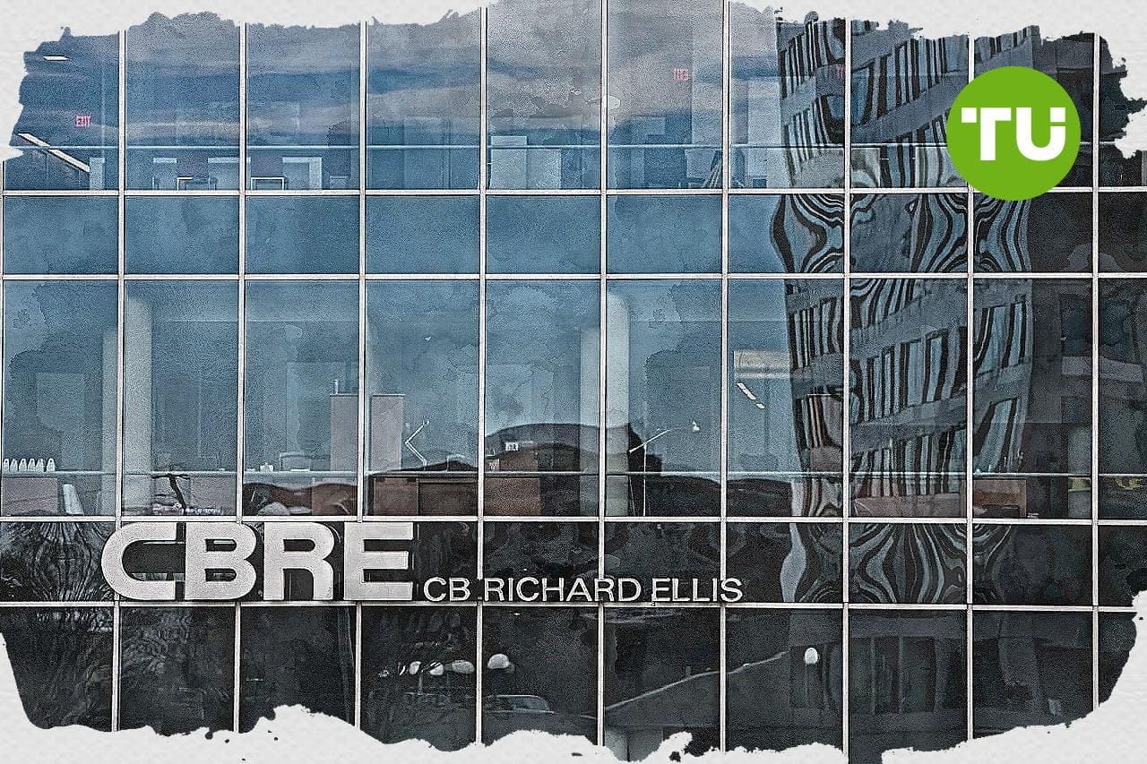 CBRE stock under pressure amid bearish signals and weak trading momentum