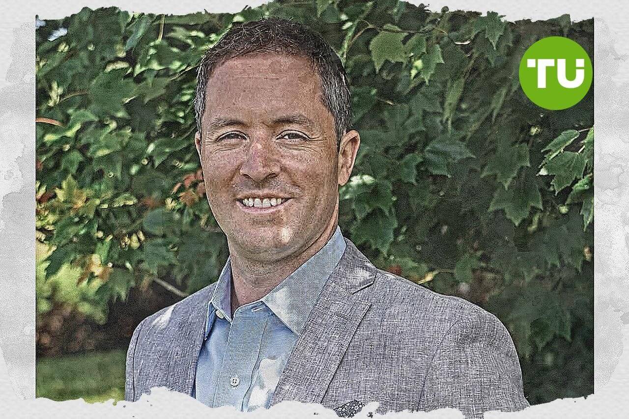 Palantir must reclaim 200-day moving average to regain momentum, Chris Perruna notes