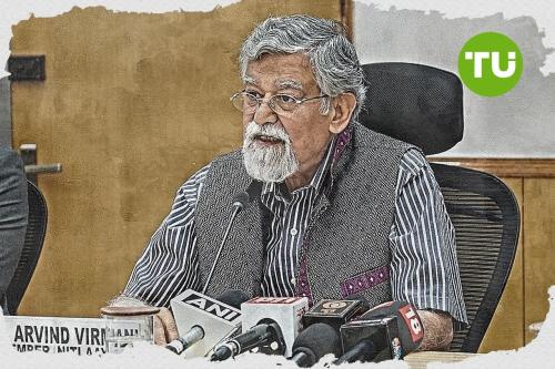 Dr Arvind Virmani ने निवेशकों पर नौकरशाही बोझ घटाने के लाभ सुझाए