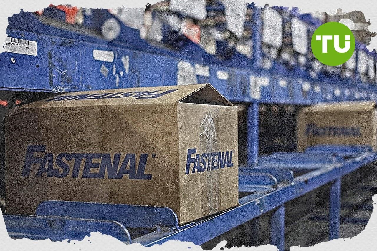 Fastenal stock trades at $46.54 as FastenalCompany spotlights pit crew heat challenge