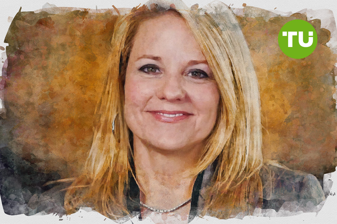 Gwynne Shotwell celebrates SpaceX crew return