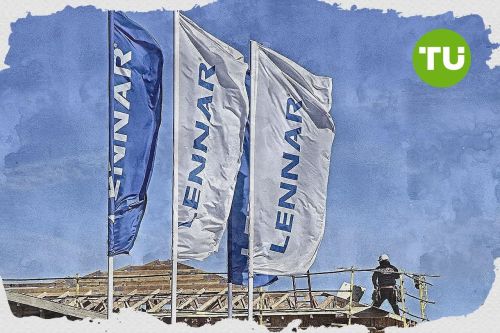 Lennar stock holds steady near short-term support after recognition for adoption benefits