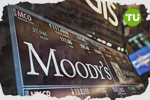 Moody's stock consolidates as record $7.7 billion revenue year announced