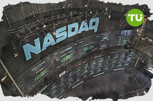 Nasdaq stock edges higher but remains under pressure amid ongoing short-term downside signals