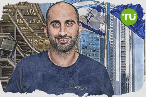 ניר סבתו מנתח את השפעת התחזקות השקל על שביעות הרצון הצרכנית בישראל