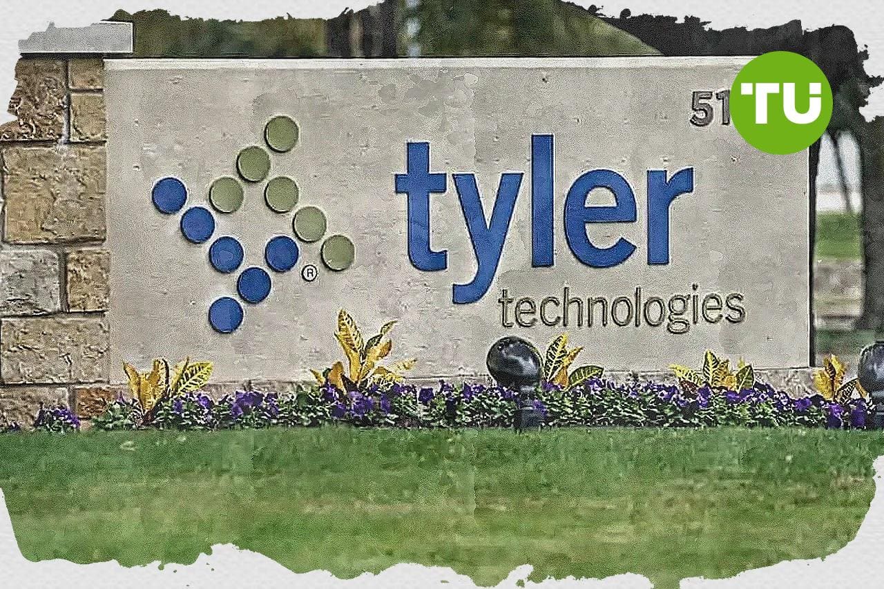 Tyler Technologies stock drops 3.54% amid persistent selloff as company highlights Lowell civic award