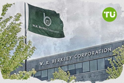 Dividend boost and new repurchase plan see W. R. Berkley stock edge higher despite weak momentum
